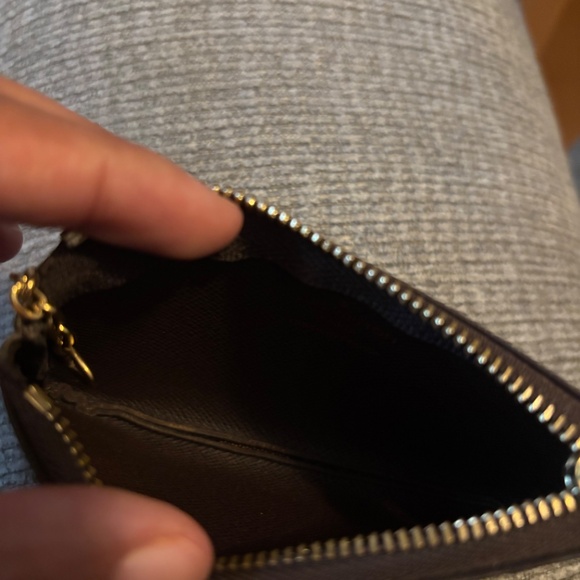 Louis Vuitton Key Pouch - Picture 2 of 4